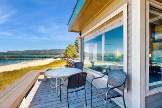All-season adventure awaits at this lakefront gem with amazing views & amenities - 9
