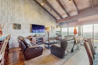 Lake Front Condo steps from the beach with beautiful view of Lake Tahoe - 9