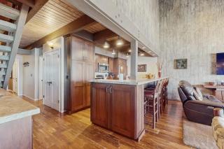 Lake Front Condo steps from the beach with beautiful view of Lake Tahoe - 3