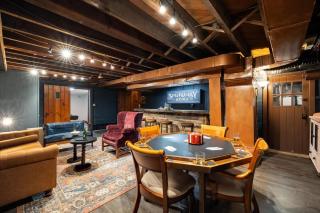 1948 Pocono Retreat Speakeasy & Game Room - 8