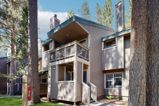 Three-Story Condo & Loft w Free WiFi Gas Fireplace Shared Pool Hot Tub & WD - 0