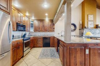Lakefront condo with lake views grill fireplace hot tub & pool - 1