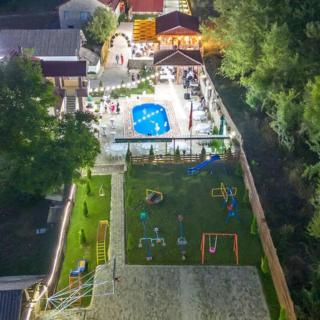 Family suite 96m2 with pool and mountain view - 1