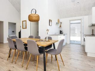 Lush Holiday Home for 8 in Romo - 5