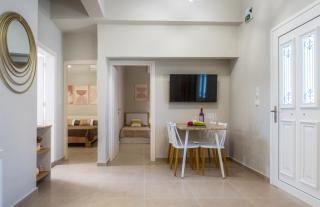 Ioanna's City Apartment - 6