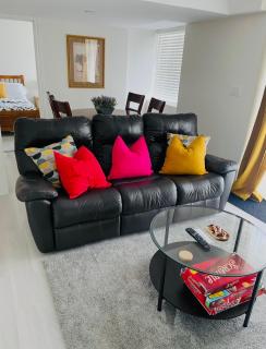 New Cosy bright and Spacious Apartment - 9