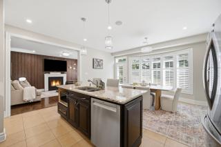 Beautiful Spacious Family Home - 8