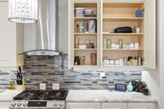 Beautiful Spacious Family Home - 1
