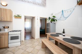Apartments with parking space Vir - 25155 - 1