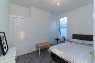 Basic 2-bed to Lay Your Head - 6