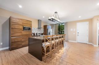 7458 Modern 9 guests 3 suites jacuzzi 8 min Disney - 2