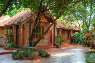 TAM FAMILY HOMESTAY and RESTAURANT - 3
