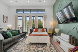 Sleeps 16+ Arcade + Laser Tag 5 min to NRG - 3