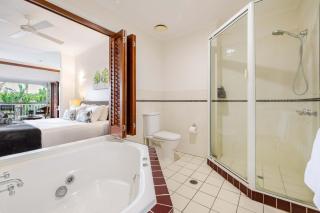 217 - 1 Bedroom Apt with Spa in the Heart of Port Douglas - 2