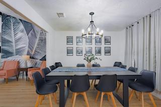 Sleeps 16 with a pool, gym and gameroom - 7