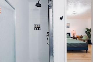 Sleeps 16 with a pool, gym and gameroom - 5