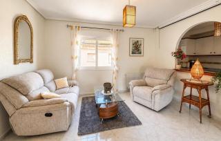 Stunning Apartment In Orihuela Costa - 4