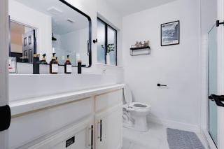 Sleeps 16 with a pool, gym and gameroom - 6