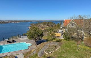 Lovely Home In Saltsjöbaden With Sauna - 1