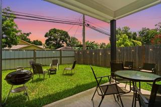 Sleeps 14+ GameRoom + LaserTag + Grill Near NRG - 9