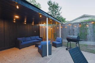 Sleep 16+ Pool +Theater + Game Room + Bar - 8