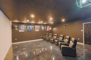 Sleep 16+ Pool +Theater + Game Room + Bar - 3