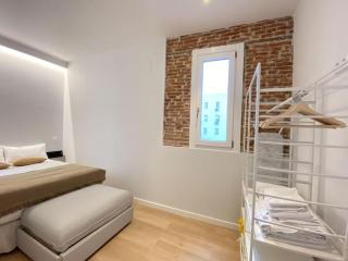 Stay in Madrid for 5 guests - 1