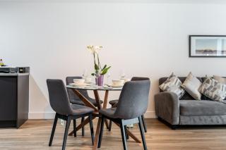 Spacious, stylish Liverpool City stay - 5