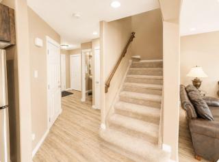 Entire Home With Garage - 9