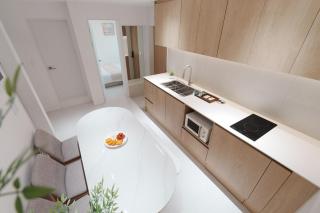 New Renovated, 홍대역6분, 방3침대4, 완벽한 청소! - 3
