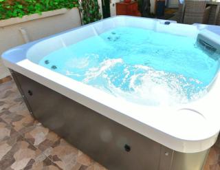 Heated Jacuzzi & Luxury Garden Retreat Larnaca - 5