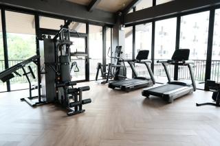 Airport Gem with Pool and Gym - 5