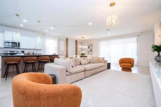 Lakeview 8BR Pool Spa Themed Rooms-Windsor West - 4