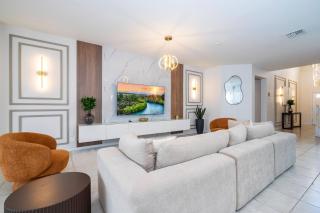 Lakeview 8BR Pool Spa Themed Rooms-Windsor West - 8