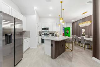 New Luxury 5BR • Walk to SeaWorld - 3