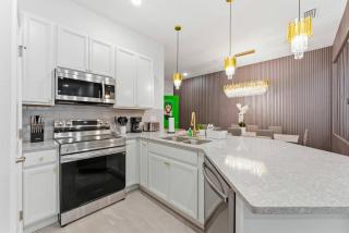 New Luxury 5BR • Walk to SeaWorld - 4