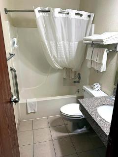 Quality Inn I-74 Batesville - 3