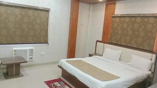 Mani Ram Palace Hotel & Restaurant - 6