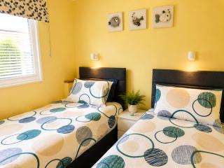 Beach Cottage 43, A stone's throw from the sea - 2