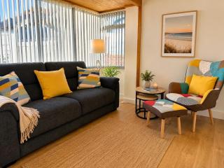 Beach Cottage 43, A stone's throw from the sea - 8