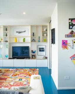 Urban Art House - Modern City Retreat with Spa Pool - 5