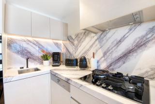 Champagne Oceanview Suite- The Langham- wParking - 1
