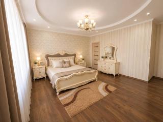 Classic Beige 1-bedroom in Nurlytau - 0