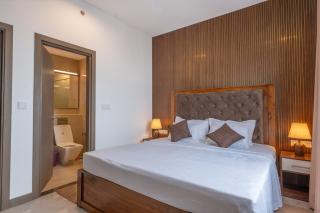 3 Bed room Condo next to Port for long term stays - 6