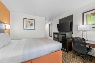 Quality Inn Dodge City - 2