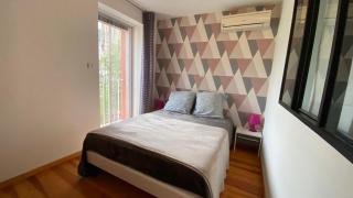 PYRENE HOLIDAYS - Appartement spacieux - chambres climatisées - cour privée - 8