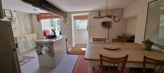 Characterful Cotswold cottage - 7