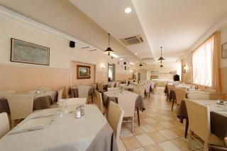 Hotel Carol - 2
