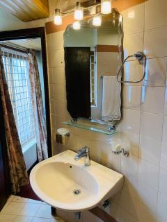 Royal 3BR House, Bhurban - 4