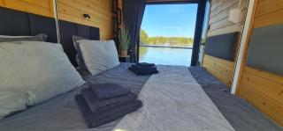 Design Hausboot am See bei Berlin mit Sauna und Kamin - 2